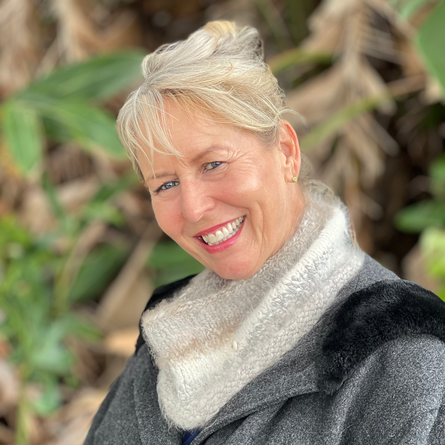 Angora Puki Cowl