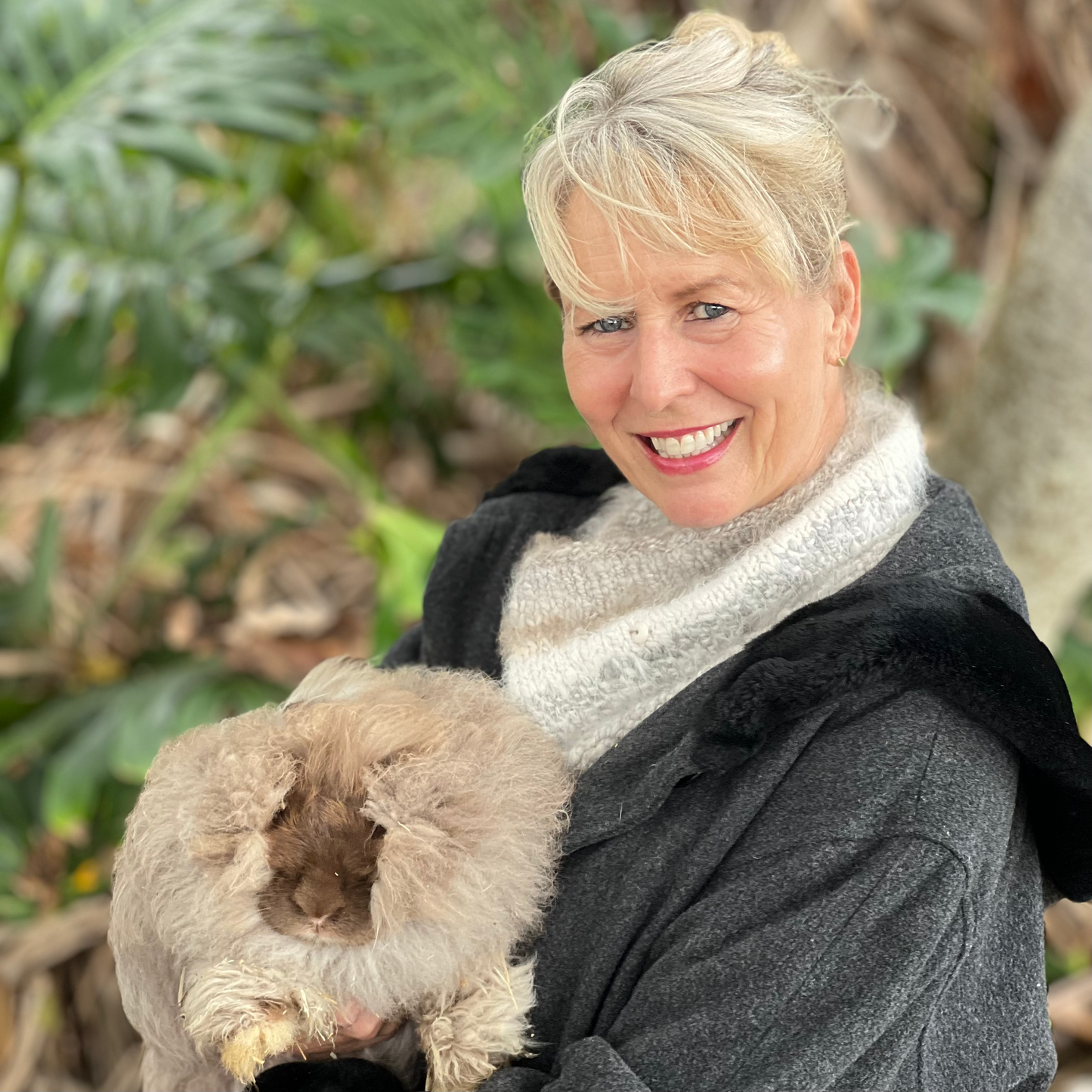 Angora Puki Cowl