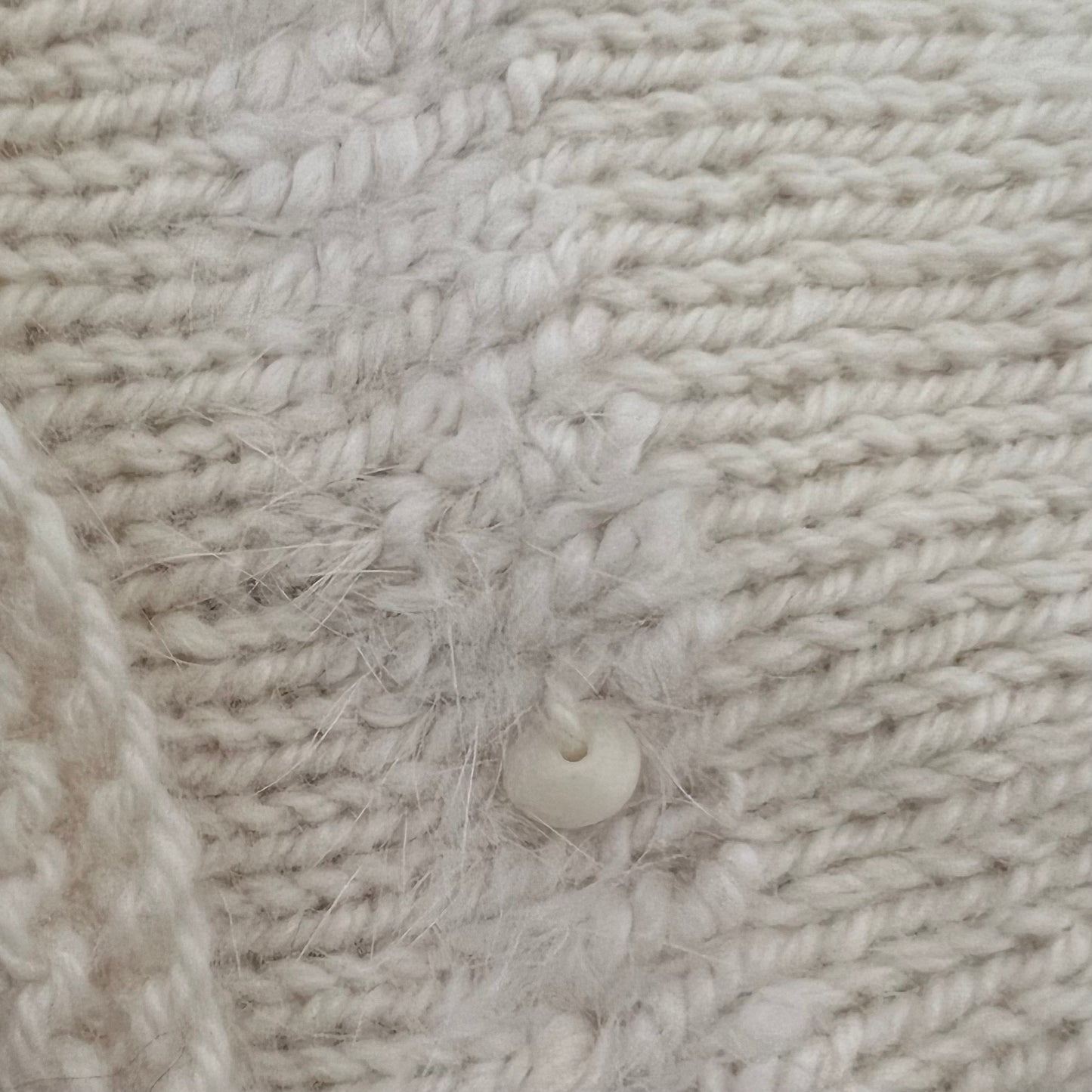 Baby Puki Hat white pompom "Aurora"